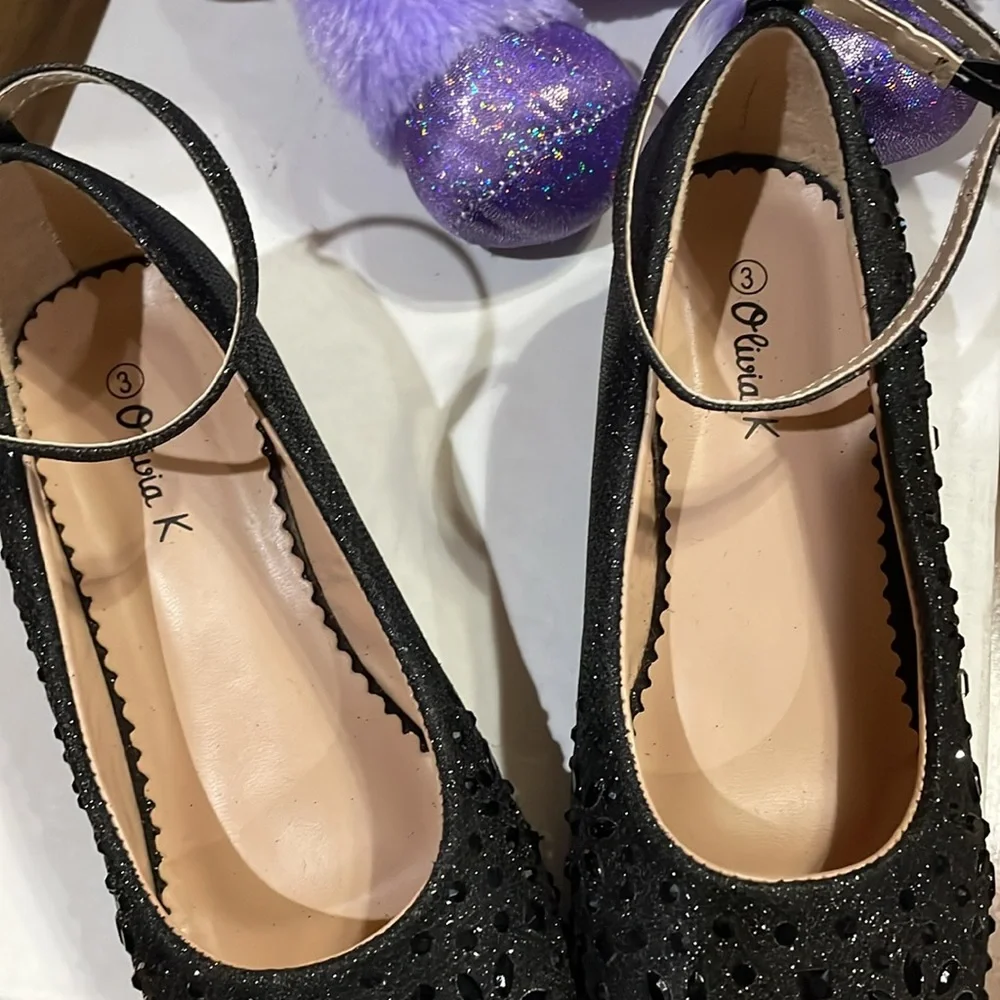 🎀 OLIVIA K Girls SZ 3 “NEW” Black glitter Rhinestone wedges w side ankle Straps